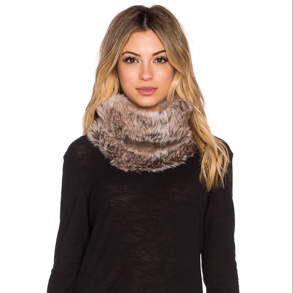 Michael Stars Vegan Fur Cowl - Picture 4 of 4